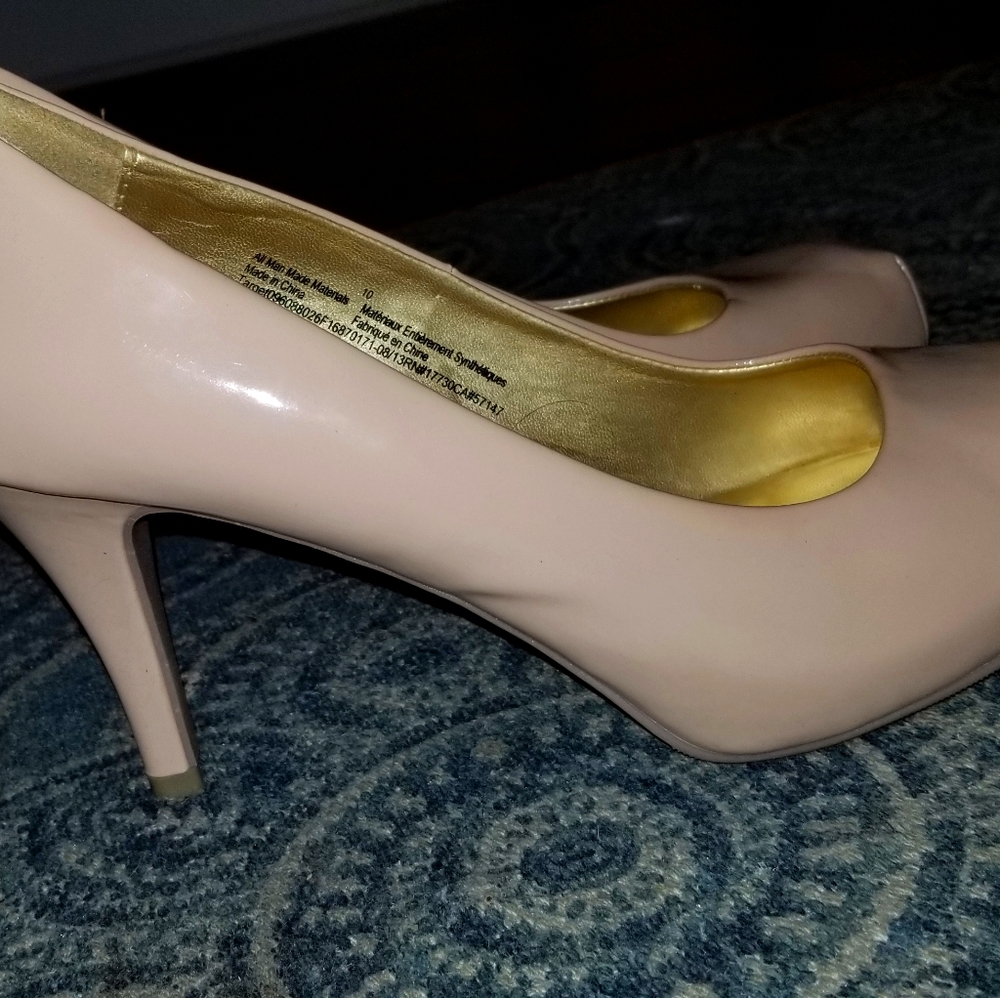 Nude highheels